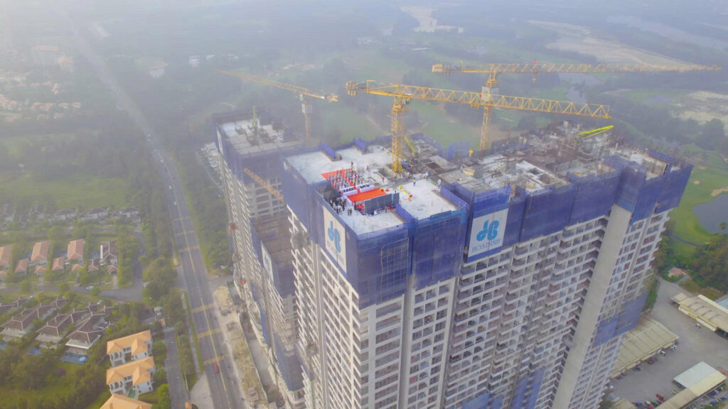 Dự án đã tiến hành cất nóc
